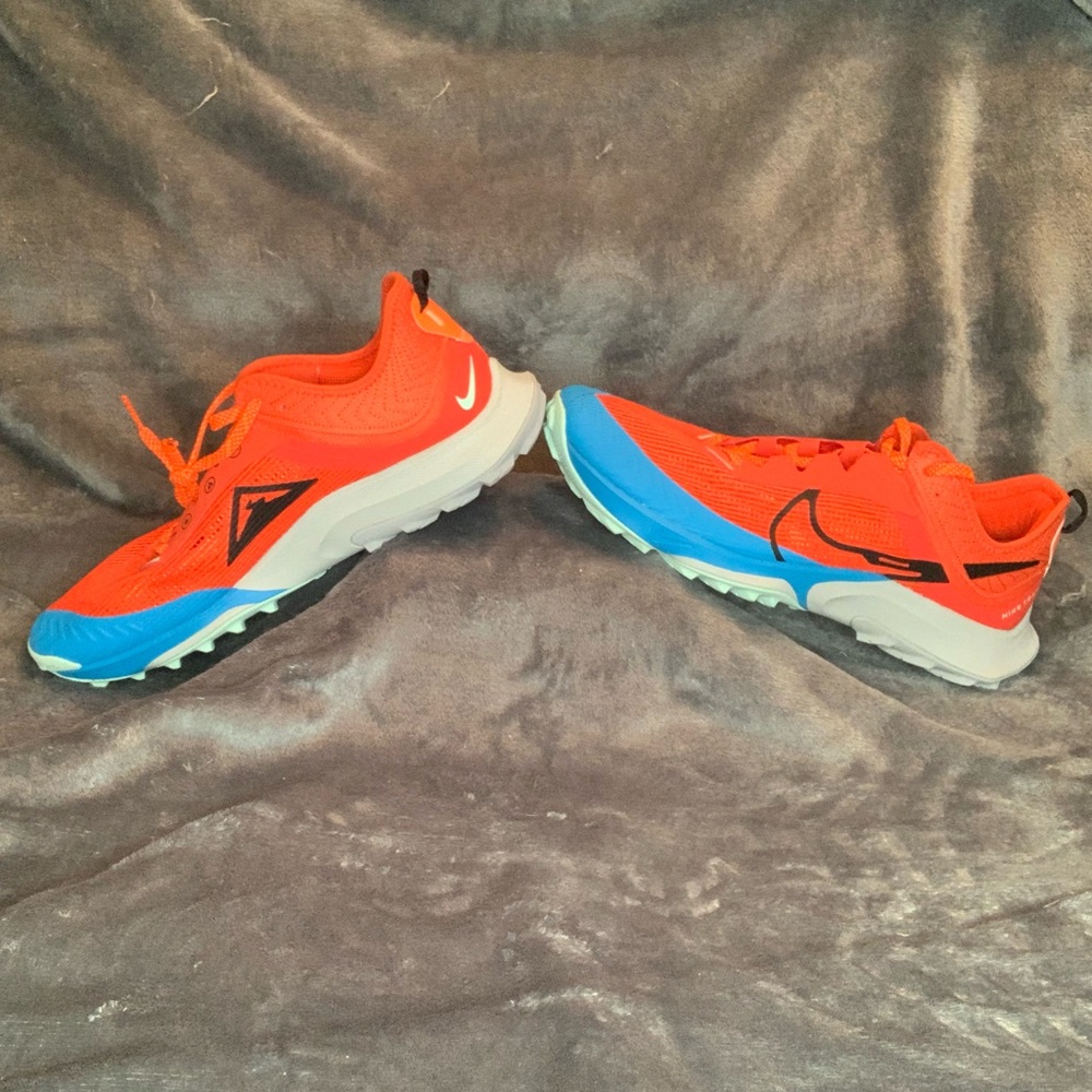 Nike React Trail Kiger Size 10 - image 2